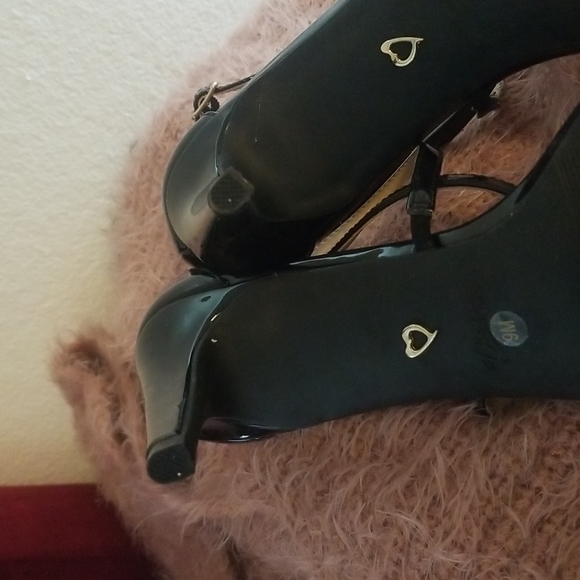 Black Patent Sexy Strappy Heels NWOT Thalia Sodi - Picture 6 of 7